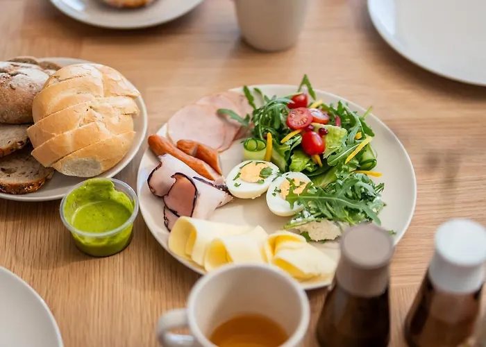 Apartment Birds Surfingbird